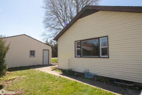 1426 Greenwood Dr, Ottumwa, IA, 52501-3954 | Card Image