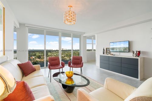 apt-15e-5750 Collins Ave, Miami Beach, FL, 33140-2328 | Card Image