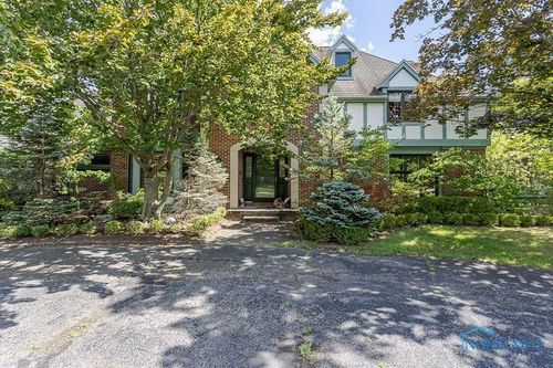 3016 Avatar Ct, Ottawa Hills, OH, 43615-2162 | Card Image