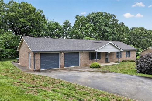 316 Christine Ct, Winston-Salem, NC, 27127-9123 | Card Image