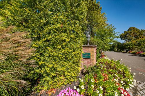 2 True Harbour Way, West Islip, NY, 11795-5147 | Card Image