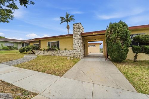 2401 W 102nd St, Inglewood, CA, 90303-1742 | Card Image