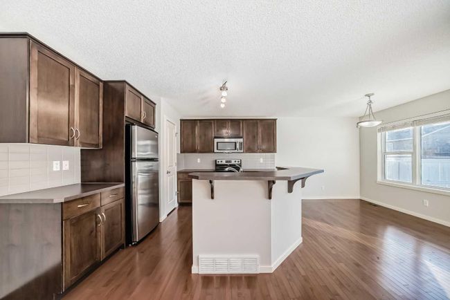 17 Sage Hill Court Nw, Home with 5 bedrooms, 3 bathrooms and 2 parking in Calgary AB | Image 5