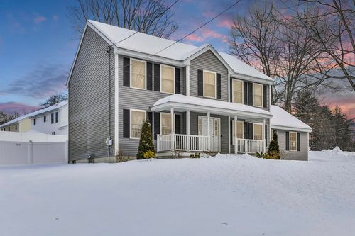 19 Cummings Street, Hudson, NH, 03051 | Card Image