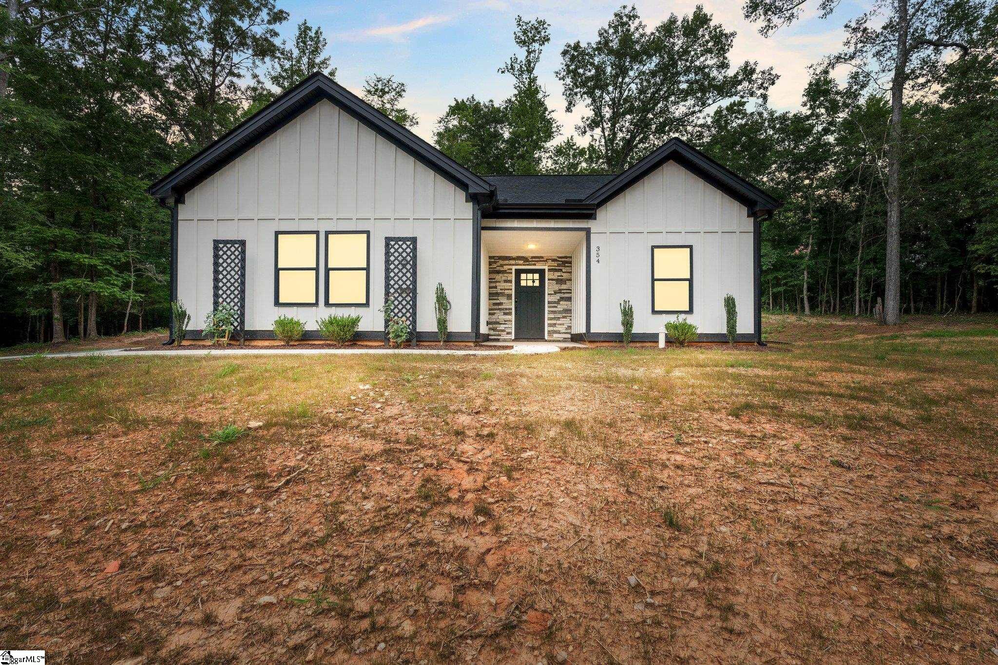 Pasture Dr, Gray Court, SC 29645
