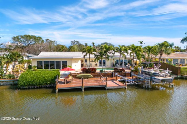 561 Capri Rd, House other with 4 bedrooms, 4 bathrooms and null parking in Cocoa Beach FL | Image 15