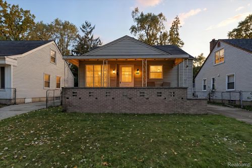 17421 Five Points St, Redford, MI, 48240-2153 | Card Image