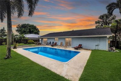 12662 Guilford Circle, House other with 3 bedrooms, 2 bathrooms and null parking in Wellington FL | Image 2