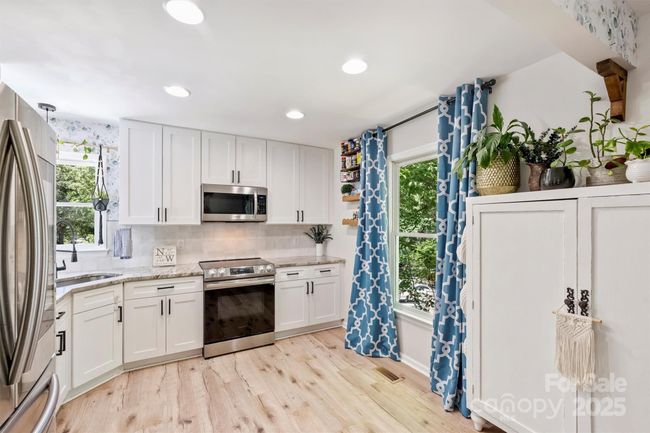 27037 Tidal Way, House other with 4 bedrooms, 2 bathrooms and null parking in Tega Cay SC | Image 14
