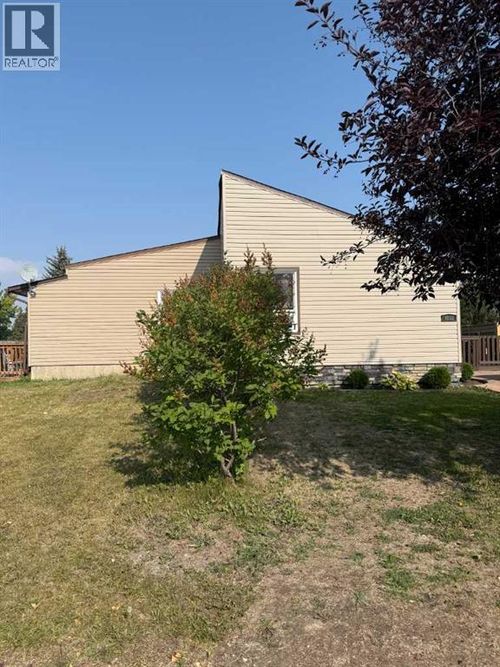 9852 72 Ave, Grande Prairie, AB, T8V4W6 | Card Image