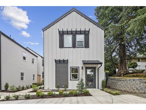 1995 Sw Moss St, Portland, OR, 97219 | Card Image