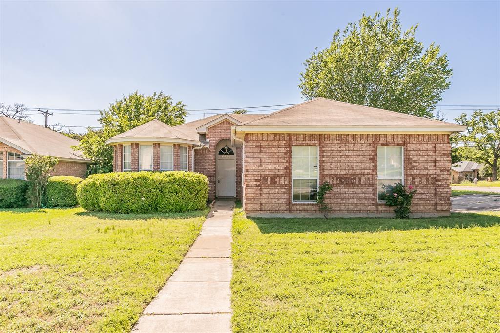 Cross Ridge Cir, Fort Worth, TX 76120