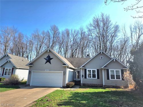 38450 Crossbrook Ave, Willoughby, OH, 44094-8172 | Card Image