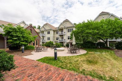 112 - 160 Daniel Webster Highway, Condo with 2 bedrooms, 2 bathrooms and null parking in Nashua NH | Image 1