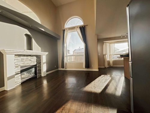 84 Martinvalley Cres Ne, Calgary, AB, T3J4L7 | Card Image