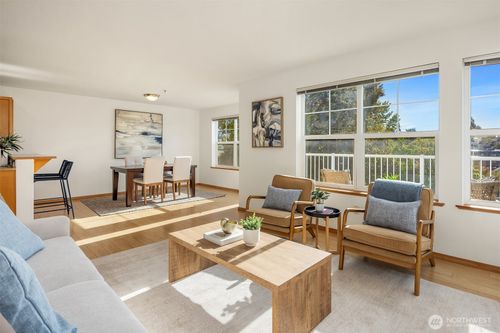 401-432 Ne Ravenna Blvd, Seattle, WA, 98115-8448 | Card Image