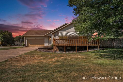 1427 Chevelle Dr, Jenison, MI, 49428-9565 | Card Image