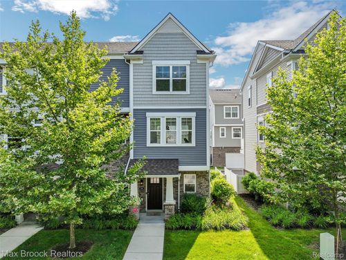 395 Glendale Ln, Ferndale, MI, 48220-2965 | Card Image