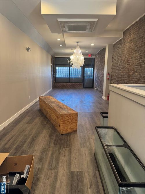 4 Winans St, East Orange, NJ, 07017-3512 | Card Image