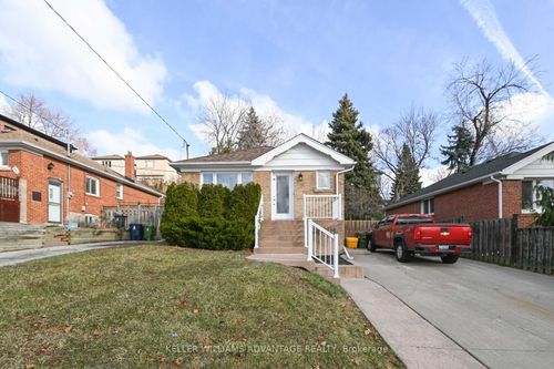 61 Maybourne Ave, Scarborough, ON, M1L2W1 | Card Image