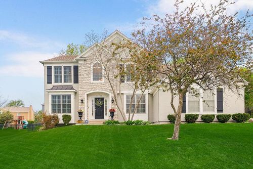 14612 Chadwick St, Overland Park, KS, 66224-3962 | Card Image