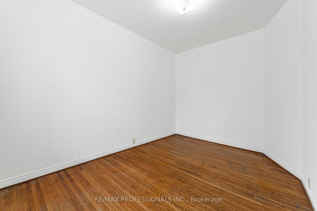 12 O'hara Ave, House attached with 3 bedrooms, 1 bathrooms and 1 parking in Toronto ON | Image 6