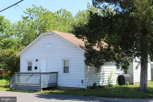 8 Pine St, New Egypt, NJ, 08533-1615 | Card Image