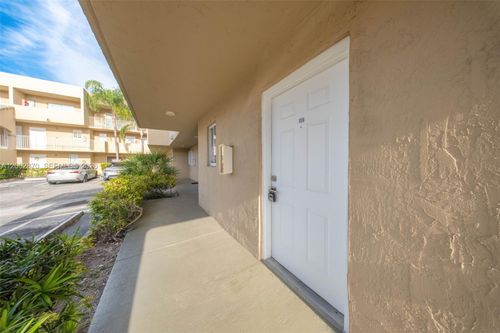 106-2610 W 76th St, Hialeah, FL, 33016 | Card Image