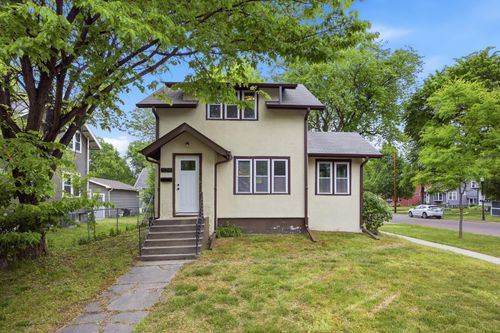 1124 University Dr S, Fargo, ND, 58103-3142 | Card Image