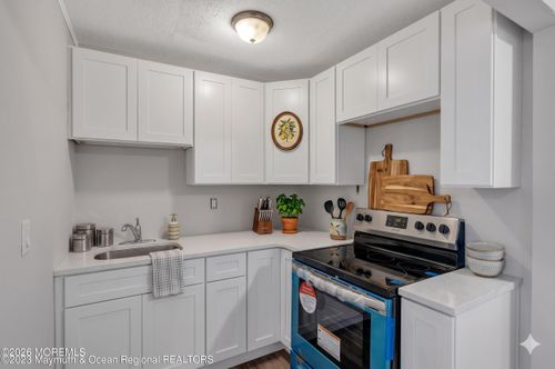 3 River St, Sea Bright, NJ, 07760-2125 | Card Image