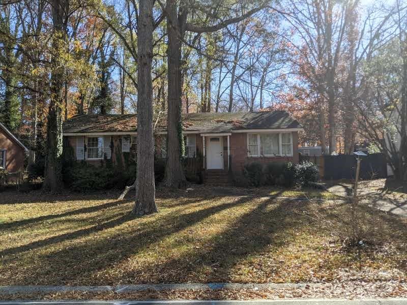 Dolphin Ln, Charlotte, NC 28215