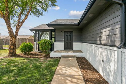 2313 E Spring Hill Dr, Goddard, KS, 67052-8573 | Card Image