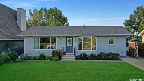 135 Burke Cres, Swift Current, SK, S9H4E4 | Card Image