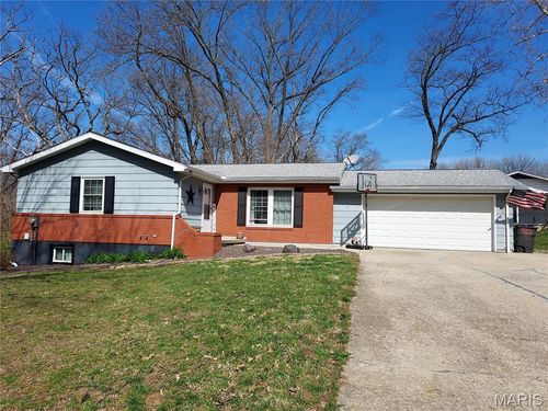 7 Spring Hill Dr, Greenville, IL, 62246-1200 | Card Image