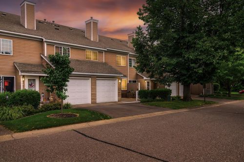 9953 Fillmore St Ne, Blaine, MN, 55434-3552 | Card Image