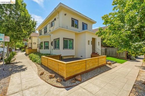 2529 Ellsworth St, Berkeley, CA, 94704-1563 | Card Image