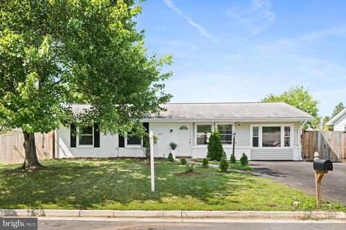 501 E Poplar Rd, STERLING, VA, 20164-3311 | Card Image