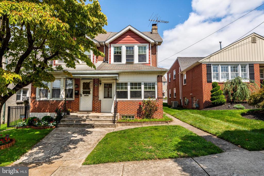 10th Ave, Conshohocken, PA 19428