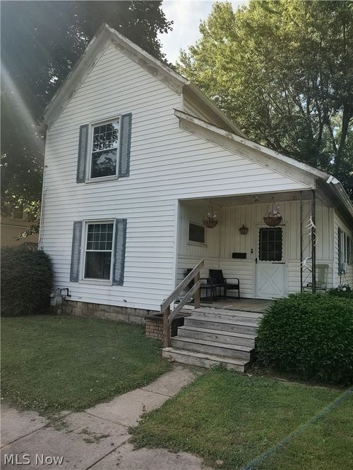 828 E State St, Newcomerstown, OH, 43832-1546 | Card Image