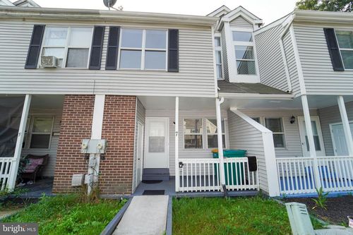 7 Brian Ct, NEW CASTLE, DE, 19720-3964 | Card Image