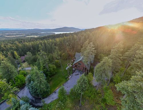 832 Cantrell Ct, Whitefish, MT, 59937-8192 | Card Image