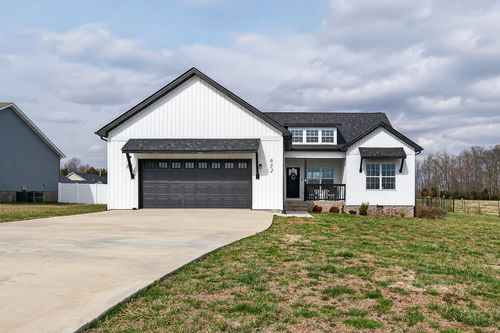 652 Clog Valley Dr, Sparta, TN, 38583-6528 | Card Image