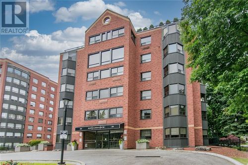 509-20 Ellen St E, Kitchener, ON, N2H6R7 | Card Image