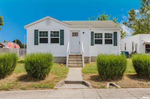 1305 Davis Ave, Johnston City, IL, 62951-2005 | Card Image