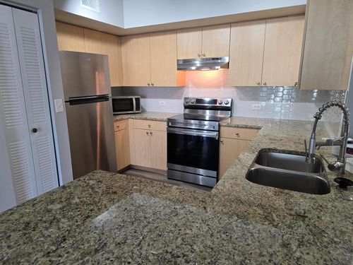 701 Villa Cir, Boynton Beach, FL, 33435-8914 | Card Image