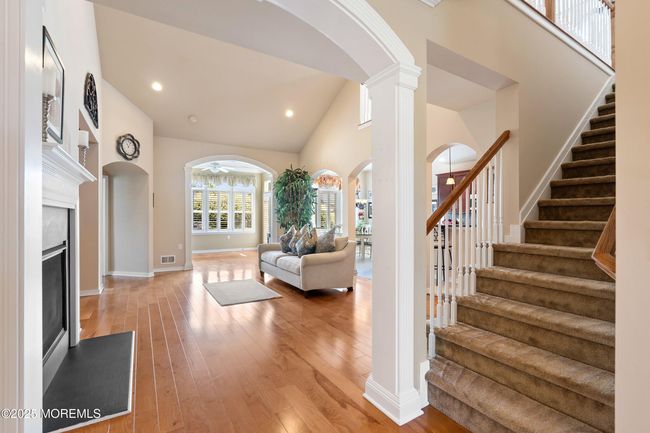 19 E Francesa Ct, Home with 3 bedrooms, 3 bathrooms and null parking in Farmingdale NJ | Image 12