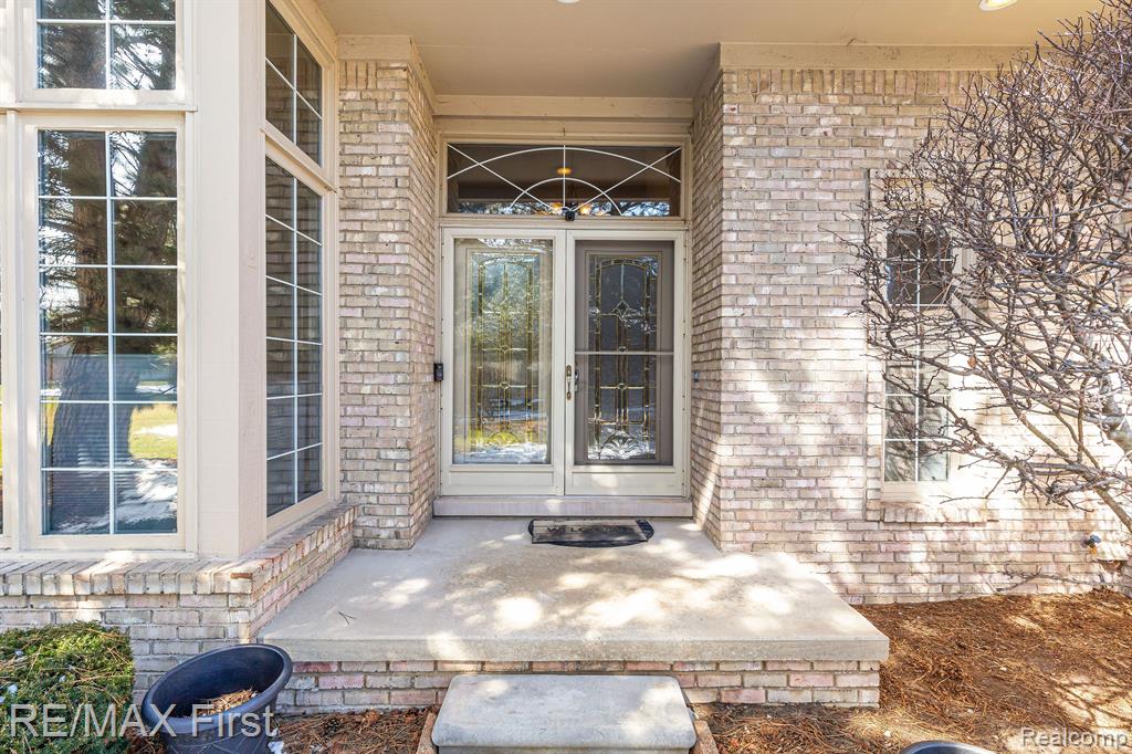 Christina Dr, Sterling Heights, MI 48313
