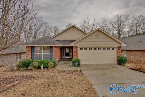 126 Forest Glade Dr, Madison, AL, 35758-5825 | Card Image