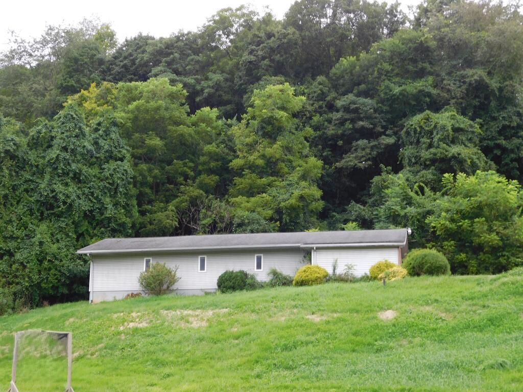 62700 Barnesville Hendrysburg Rd, Barnesville, OH 43713