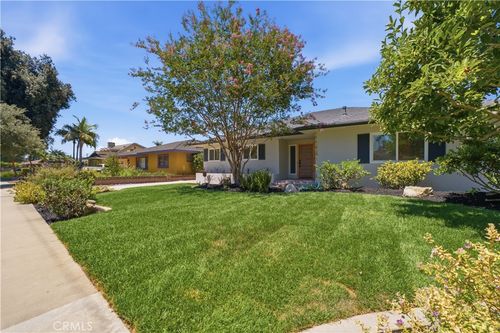 2116 Freeman St, Santa Ana, CA, 92706-1906 | Card Image